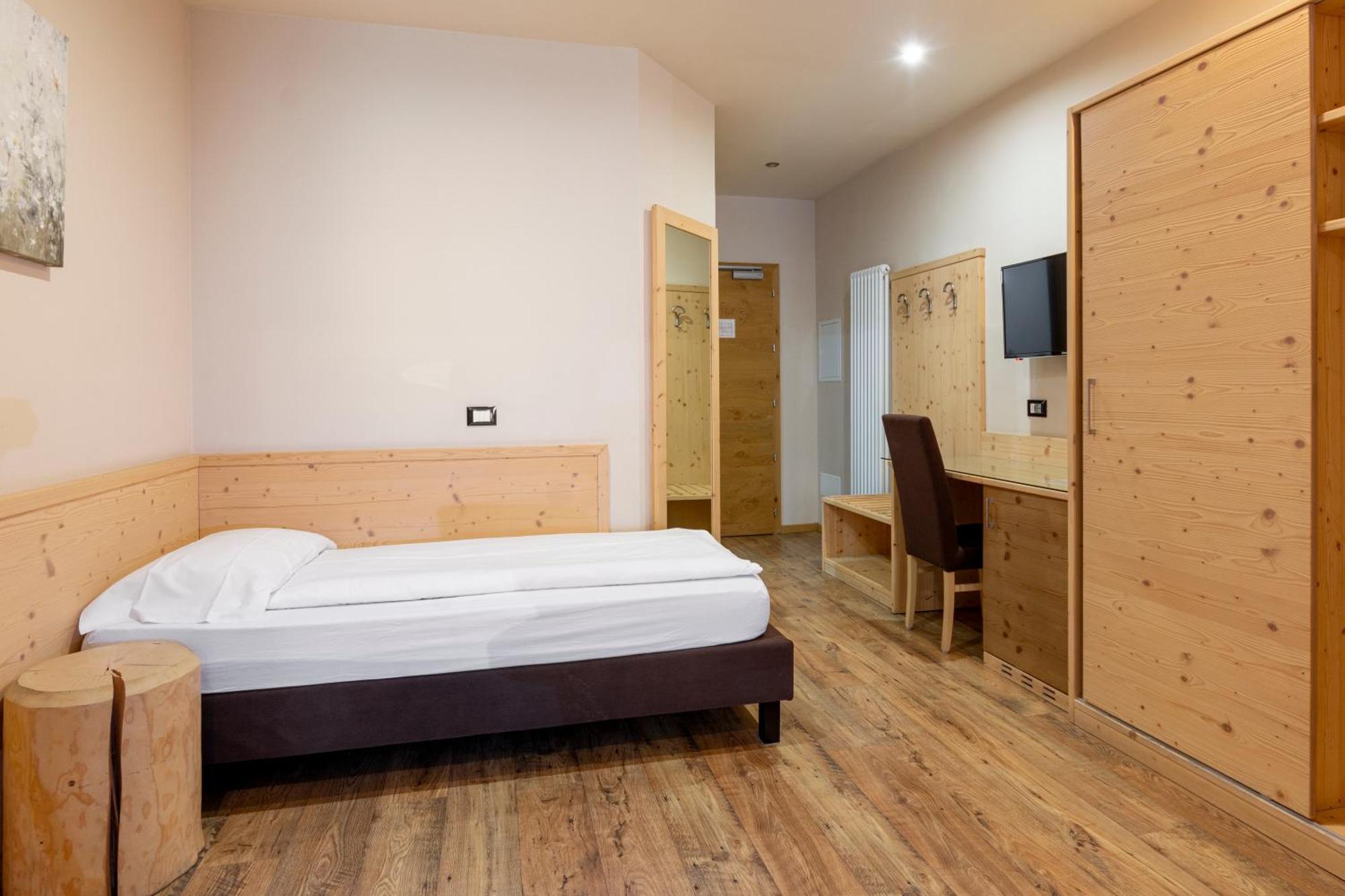 Park Hotel Avisio โซรากา ภายนอก รูปภาพ