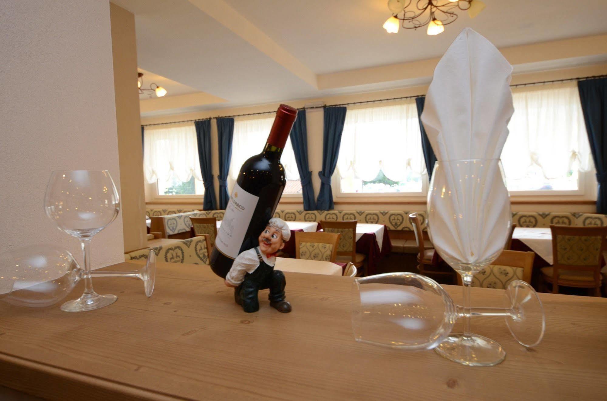 Park Hotel Avisio โซรากา ภายนอก รูปภาพ