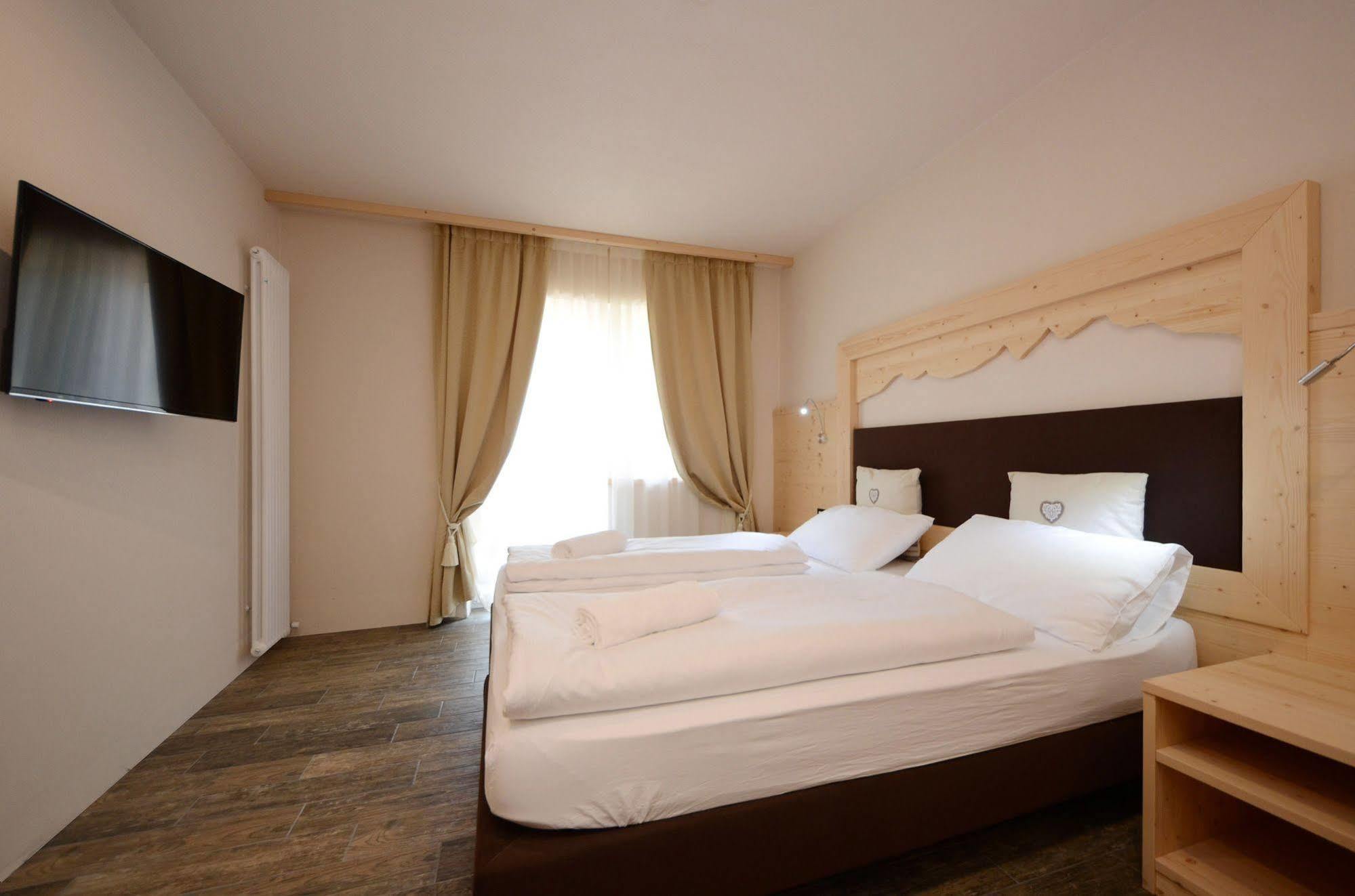 Park Hotel Avisio โซรากา ภายนอก รูปภาพ