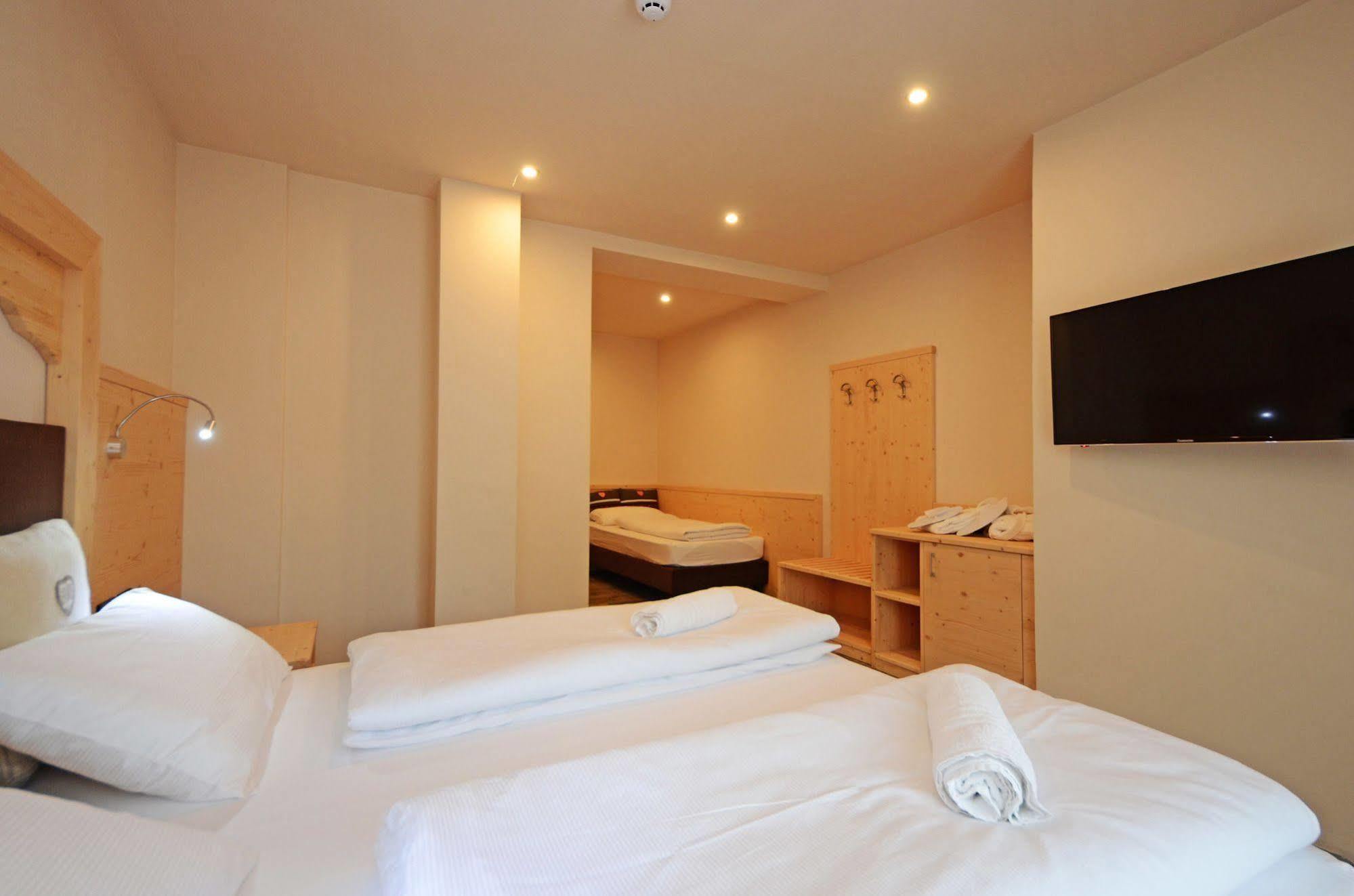 Park Hotel Avisio โซรากา ภายนอก รูปภาพ