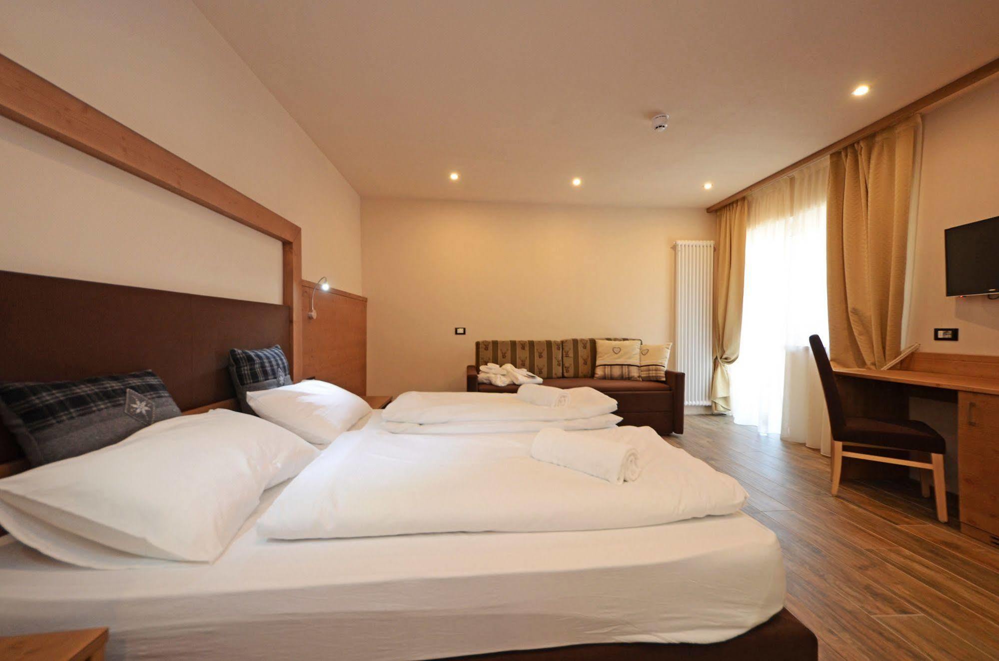 Park Hotel Avisio โซรากา ภายนอก รูปภาพ